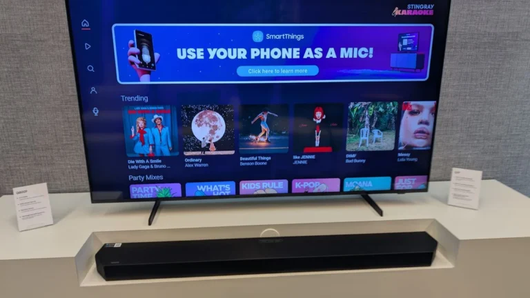 Sua TV Samsung virou um karaokê completo: veja como ativar o modo secreto e usar o celular como microfone