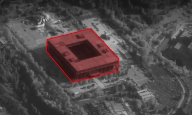 Israel Destrói Centro de Comunicações da TV Estatal Iraniana em Meio a Escalada de Conflito no Oriente Médio