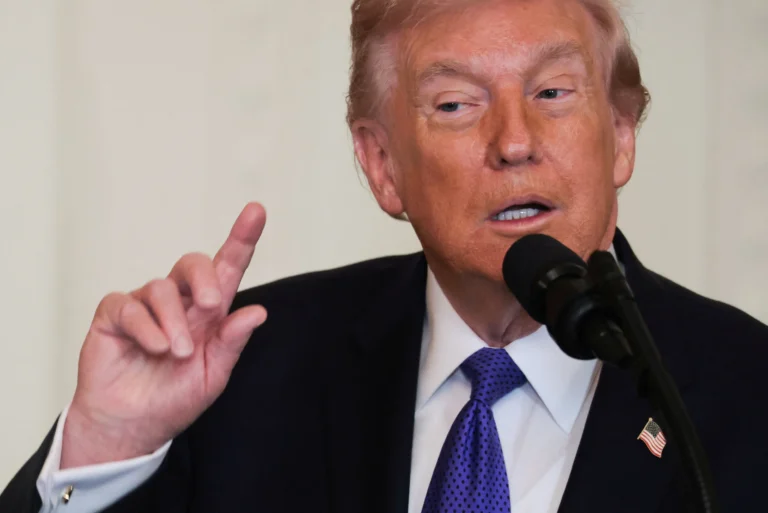 Trump Admite Falta de Armas de Ponta em Discurso Após Ataques Iranianos, Mas Promete Destruir Mísseis e Financiamento Terrorista