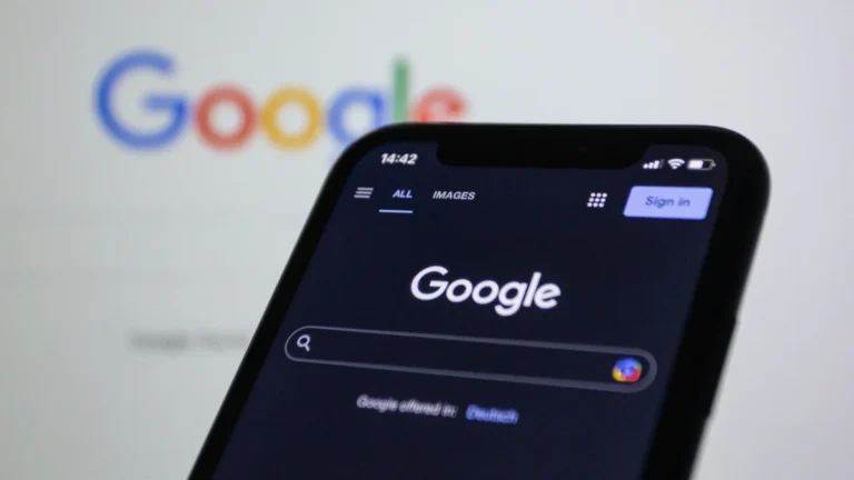 Buscas por ‘Nudify’ Disparam no Brasil Impulsionadas por IA, e FGV Cobra Google por Desindexação Urgente de Sites de Geração de Nudez Falsa