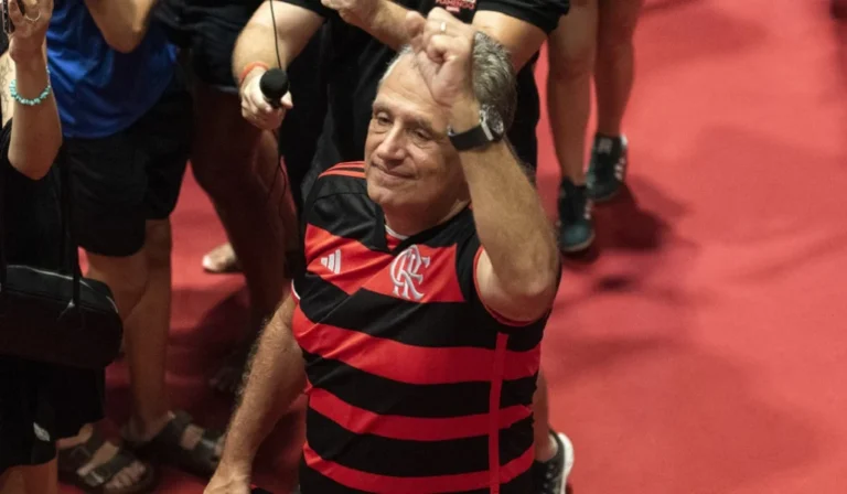 “Quando pegar um trem errado, desça na 1ª estação”: Bap, do Flamengo, detalha saída de Filipe Luís em áudio vazado, abordando rumores do Chelsea e desempenho abaixo do esperado