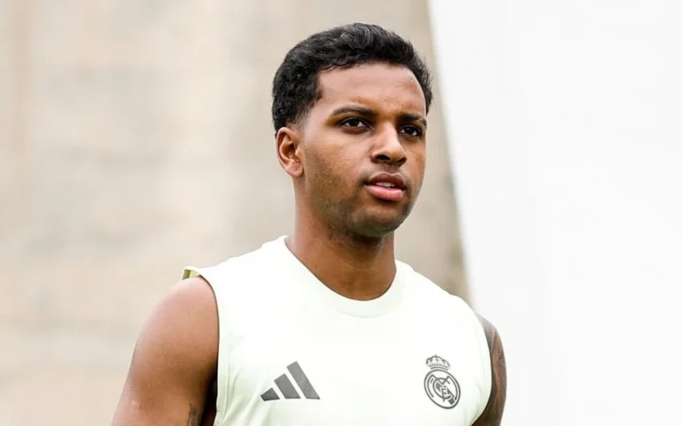 Rodrygo sofre grave lesão no joelho: ruptura de ligamento cruzado e menisco tira atacante do Real Madrid da temporada e acende alerta na Seleção Brasileira