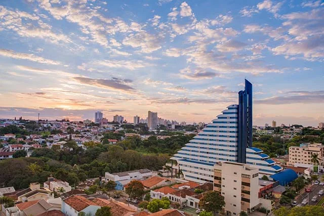 JK Premium Hotel & Eventos em Londrina: 20 Anos de Tradição Celebram Nova Fase de Expansão sob Grupo Viale