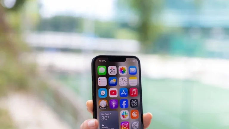 Adeus, Erros de Digitação! iOS 27 do iPhone promete correção automática inteligente e Siri com IA estilo ChatGPT