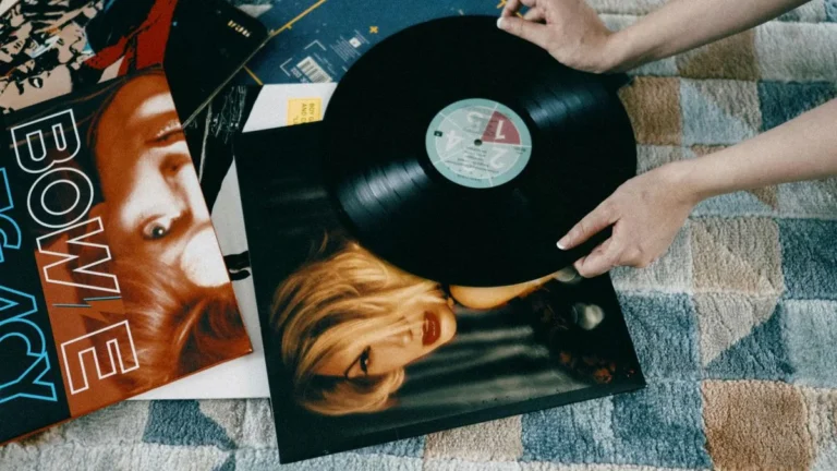 Descubra os 9 Melhores Apps para Catalogar Sua Coleção de Vinil e Nunca Mais Compre um LP Repetido: Guia Completo para Colecionadores de Discos