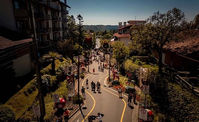 Anuário do Turismo 2025 de Gramado revela recorde de visitantes e consolida recuperação pós-enchente