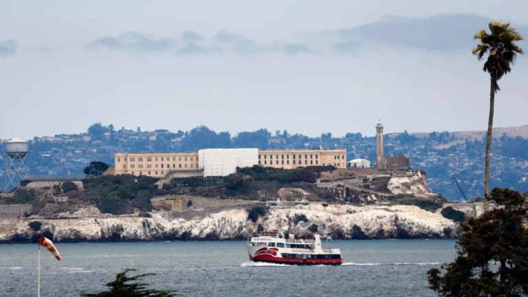 Trump propõe reabrir Alcatraz para criminosos ‘mais cruéis’: entenda o plano bilionário e polêmico