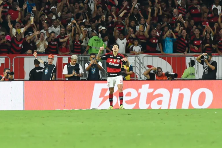 Flamengo Vira no Maracanã com Gols de Pedro e Jorginho, Derrota Santos e Sobe no Brasileirão; Peixe Sem Neymar Segue Longe do Topo
