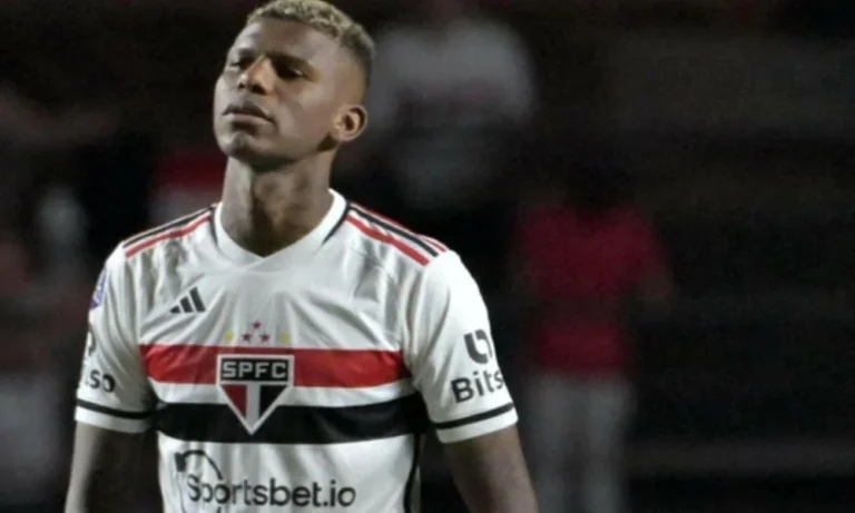 São Paulo FC dá ultimato de 24 horas a Arboleda: zagueiro precisa explicar sumiço ou clube acionará direitos legais
