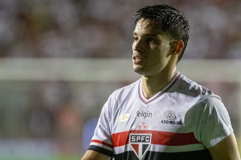 São Paulo Supera Boston River por 1 a 0 na Estreia da Sul-Americana em Clima Adverso no Centenário