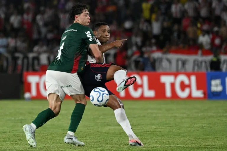 Palmeiras Empata na Estreia da Libertadores com Junior Barranquilla: Gramado Ruim e Gol de Ramón Sosa Marcam Jogo na Colômbia