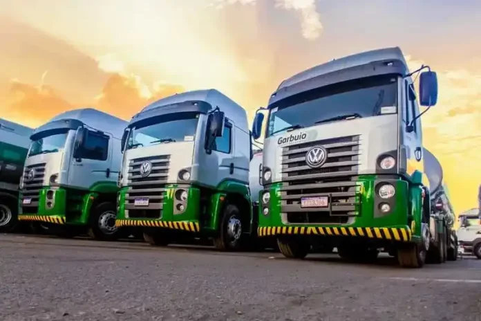 Transportadora Garbuio Abre Vagas Urgentes para Motoristas Carreteiros com CNH E para Entrega de Combustíveis