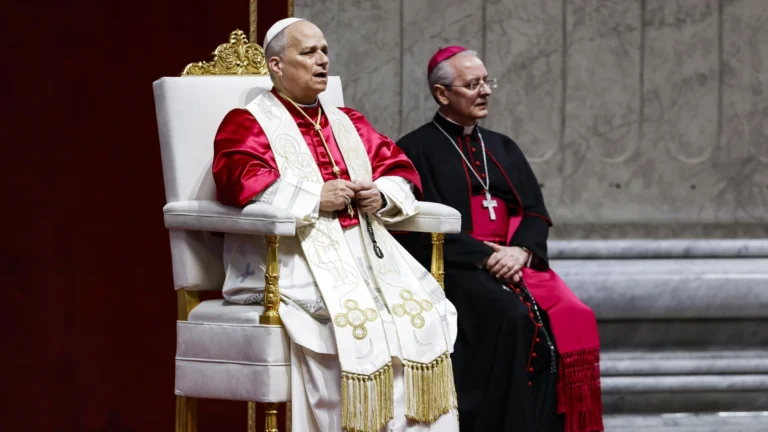 Papa Leão XIV em Vigília de Oração: “Romper a Cadeia Demoníaca do Mal” e Apelo por Paz aos Líderes Mundiais