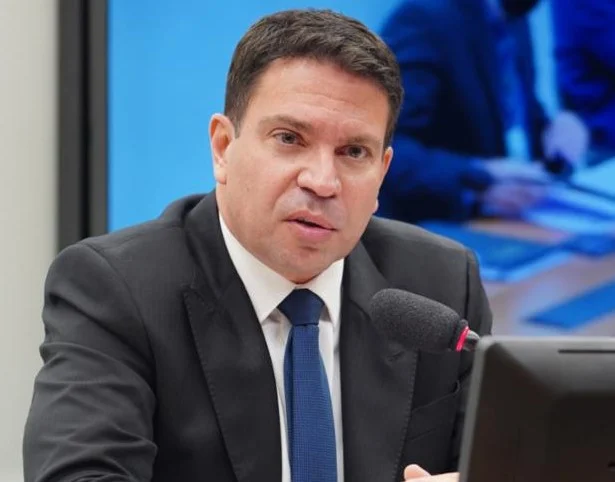 Alexandre Ramagem é detido nos EUA por visto vencido e pode ser deportado; PF confirma cooperação com autoridades americanas