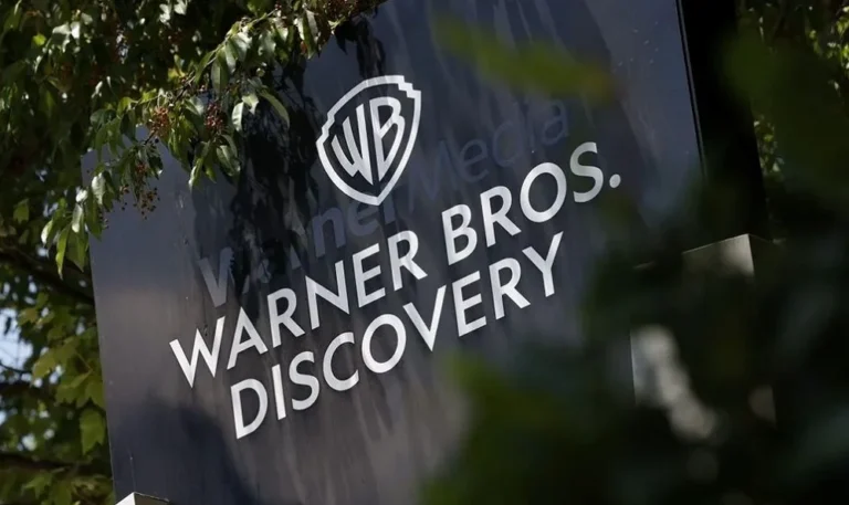 Hollywood em Alerta: Mais de Mil Profissionais Pedem Bloqueio da Fusão Warner Bros. Discovery com Paramount