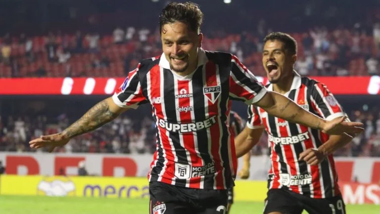 São Paulo Vence O’Higgins por 2 a 0 com Gols de Luciano e Artur, Assume Liderança do Grupo C na Sul-Americana Apesar de Atuação Instável no MorumBis