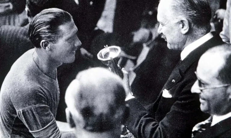 Copa do Mundo de 1938: A Inédita Exclusão da Áustria pelo Nazismo e as Manobras Emergenciais da FIFA no Regulamento