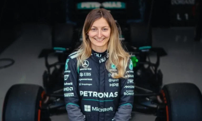 Doriane Pin faz história: Pilota francesa se torna a primeira mulher a guiar um carro de Fórmula 1 da Mercedes em teste marcante