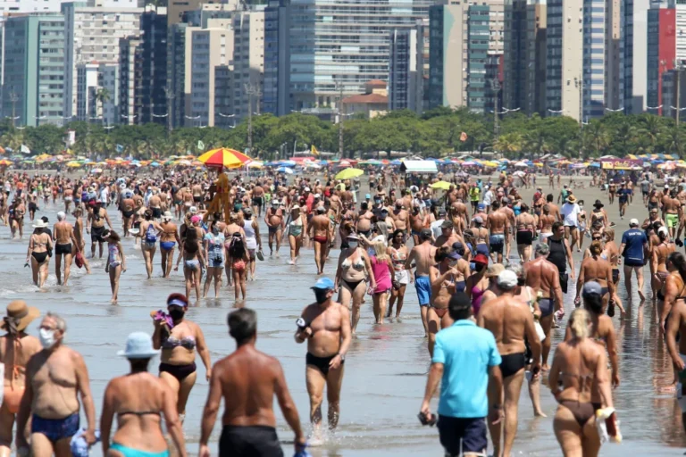 Litoral Norte ou Sul de SP: Guia Completo para Escolher Seu Destino de Praia Perfeito