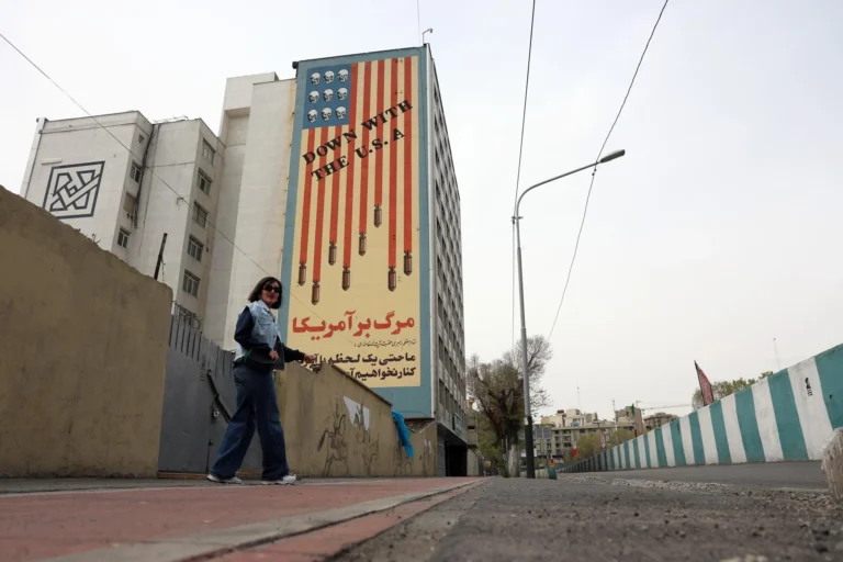 Irã Recusa Negociações com EUA no Paquistão Alegando Exigências Irrealistas de Washington