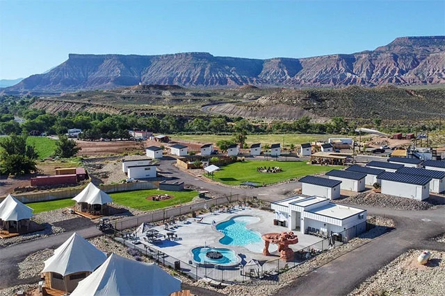 WorldHotels Lança “Backdrop”: Nova Marca de Glamping Sofisticado para Viajantes em Busca de Conexão e Natureza