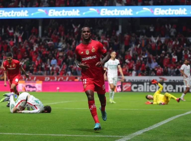Toluca Denuncia Ataques Racistas Contra Brasileiro Helinho Após Confusão em Jogo do Campeonato Mexicano e FMF Abre Investigação