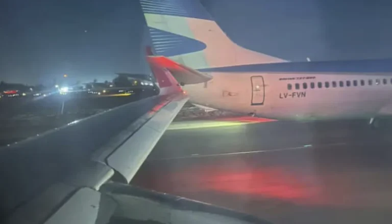 Avião da Latam colide com outra aeronave na pista em Santiago; passageiros são realocados