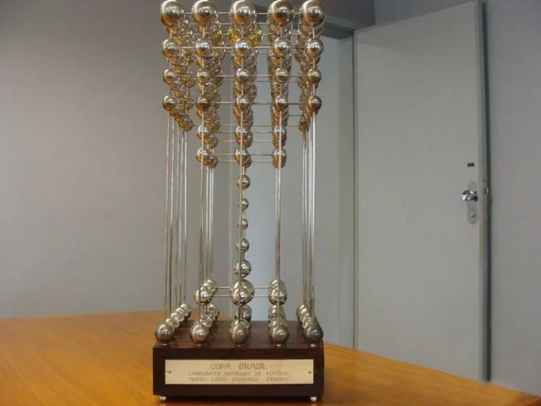 Copa União 1987: Por Que o Campeonato Brasileiro Teve Dois Campeões e a Decisão Final do STF sobre Flamengo e Sport