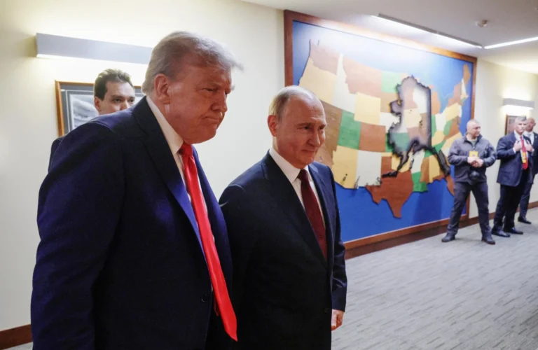 Trump celebra saída dos Emirados Árabes da Opep e a Rússia resiste a especulações de retirada
