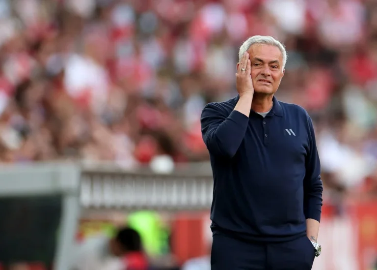 José Mourinho Esclarece Futuro e Nega Contato com Real Madrid em Meio a Forte Especulação sobre a Saída de Álvaro Arbeloa do Comando Técnico
