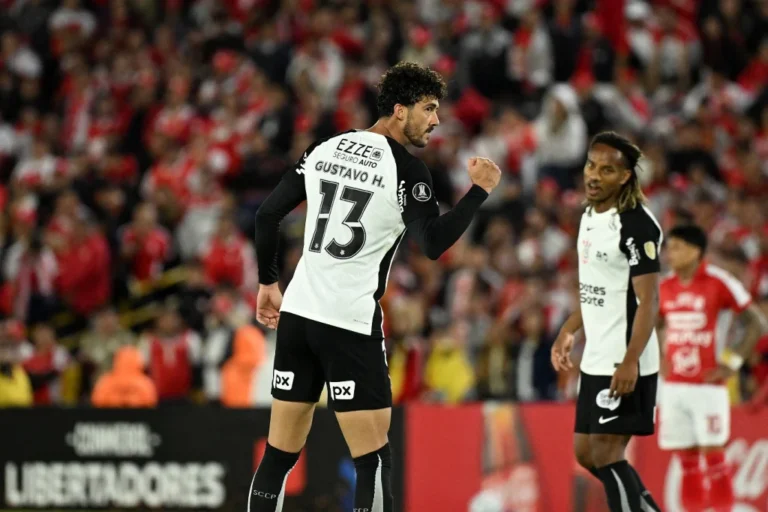 Corinthians Arranca Empate Dramático na Altitude e Mantém Liderança do Grupo E da Libertadores