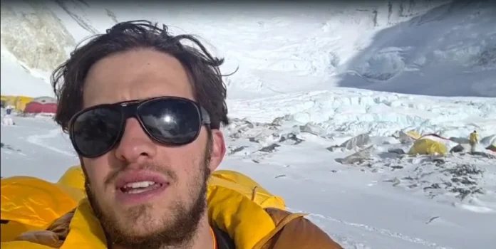 Alpinista Brasileiro Escapa por Pouco de Deslizamento de Gelo Gigante no Everest