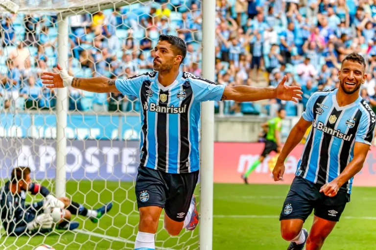Óscar Míguez: O Atacante que Superou Luis Suárez e se Manteve como Maior Goleador Uruguaio em Mundiais por Mais de Sete Décadas