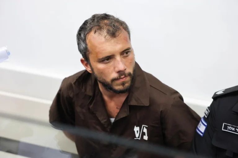 Ativista Brasileiro Thiago Ávila é Deportado por Israel e Retorna ao Brasil Após Detenção