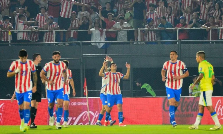 Nelson ‘Pipino’ Cuevas: O Atacante que Superou Lendas e se Tornou o Maior Artilheiro do Paraguai em Copas do Mundo, Mesmo Vindo do Banco