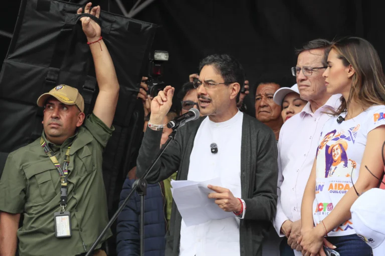 Iván Cepeda: Conheça o Senador Candidato de Petro que Lidera Pesquisas na Colômbia