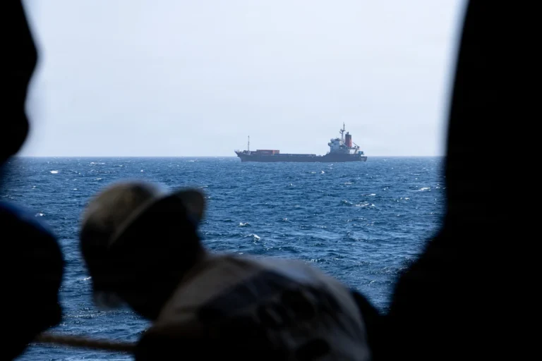 Bloqueio Naval dos EUA Contra o Irã Completa Um Mês: Petróleo Iraniano Sob Forte Pressão Econômica