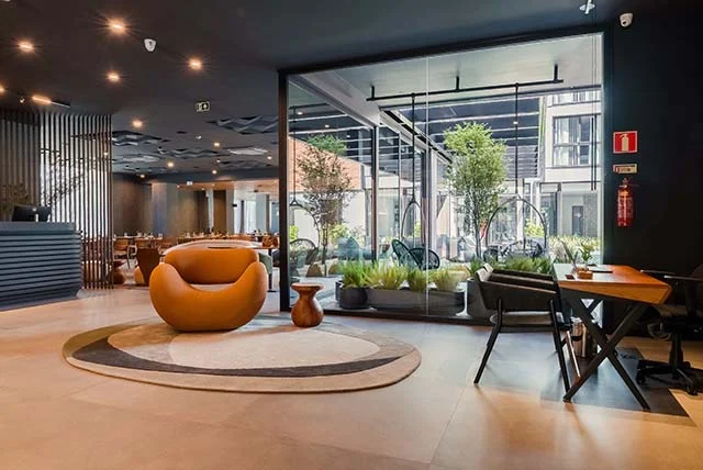 Laghetto Stilo Garden: Arquitetura Integrada Transforma Hospitalidade em Gramado