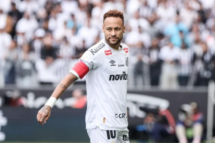 Neymar tem atuação apagada e vê Santos ser atropelado pelo Coritiba por 3 a 0 antes de se apresentar à Seleção Brasileira