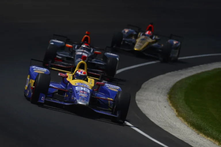 Guia Completo: Entenda a Complexa Classificação das 500 Milhas de Indianápolis, do Drama do Bump Day à Busca pela Pole Position