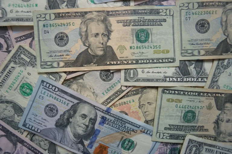 Ex-diretor financeiro confessa ter desviado quase US$ 700 mil de paróquia em Nova Jersey para luxos
