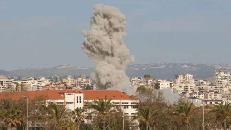 Ataques Israelenses Deixam 19 Mortos no Líbano em Meio a Confrontos Intensos