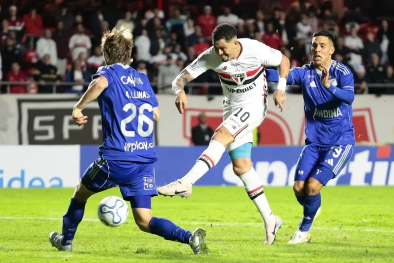 São Paulo empata em 1 a 1 com Millonarios na estreia de Dorival Júnior pela Sul-Americana e decide vaga direta na última rodada