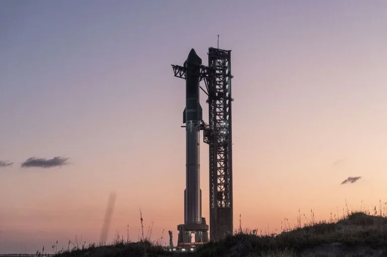 SpaceX Adia Lançamento da Starship para Sexta-feira Após Falha Técnica em Pino Hidráulico