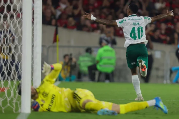 Palmeiras domina Flamengo com um a mais no Maracanã, vence por 3 a 0 e abre sete pontos de vantagem na liderança do Brasileirão