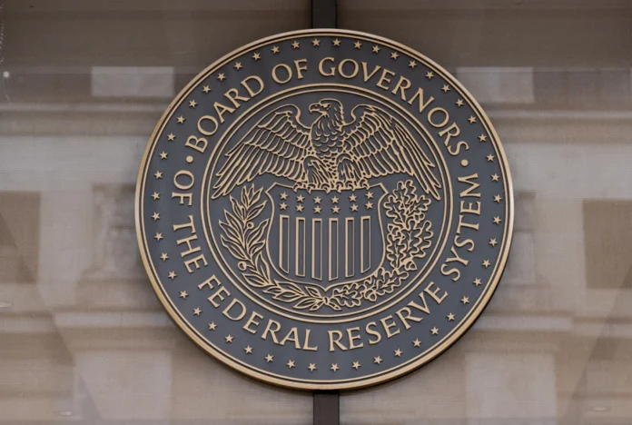 Acordo com Irã Pode Reduzir Preços da Energia e Abrir Caminho para Cortes de Juros do Fed, Sugere Hassett