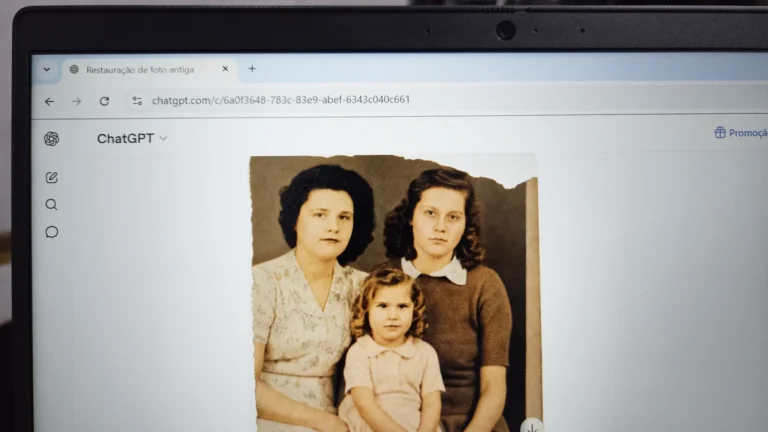 Como Restaurar Fotos Antigas no ChatGPT: 12 Prompts Essenciais para Preservar Suas Memórias de Família com a Inteligência Artificial