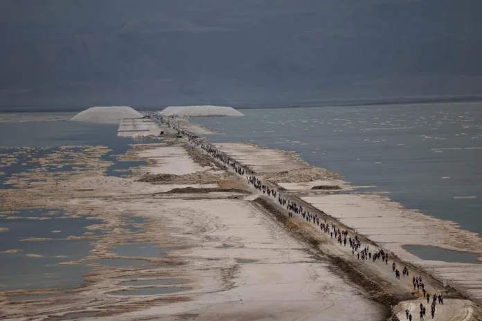 Projetos Cruciais para Salvar o Mar Morto Empacam e Especialistas Alertam para Risco de 'Novo Mar de Aral'