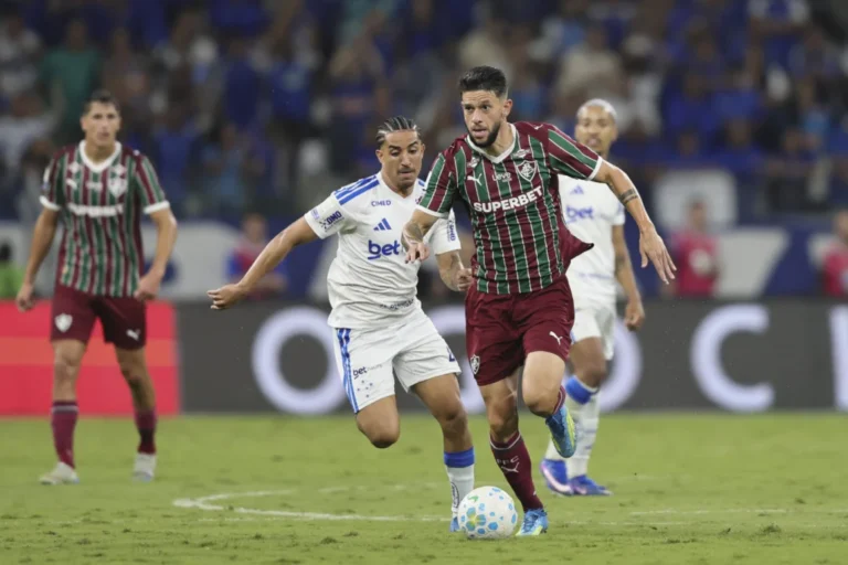 Fluminense Cede Empate ao Cruzeiro no Mineirão: John Kennedy Marca, Matheus Pereira Garante Invicibilidade e Tricolor se Mantém no G-3 do Brasileirão