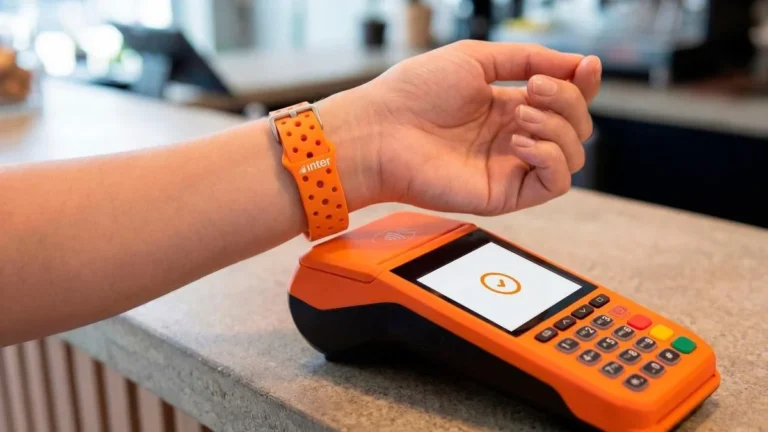 Banco Inter Lança Anéis e Pulseiras para Pagamento por Aproximação: Veja Preços e Como a Tecnologia NFC Funciona